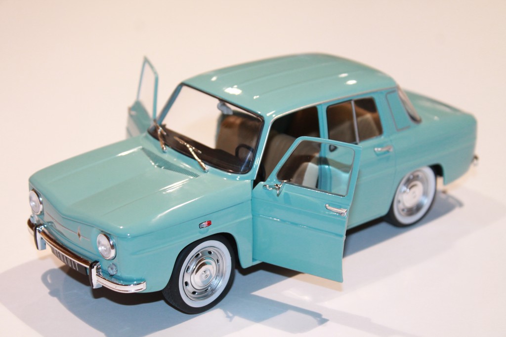 RENAULT 8 MAJOR BLEU CLAIR 1967 SOLIDO 1/18°