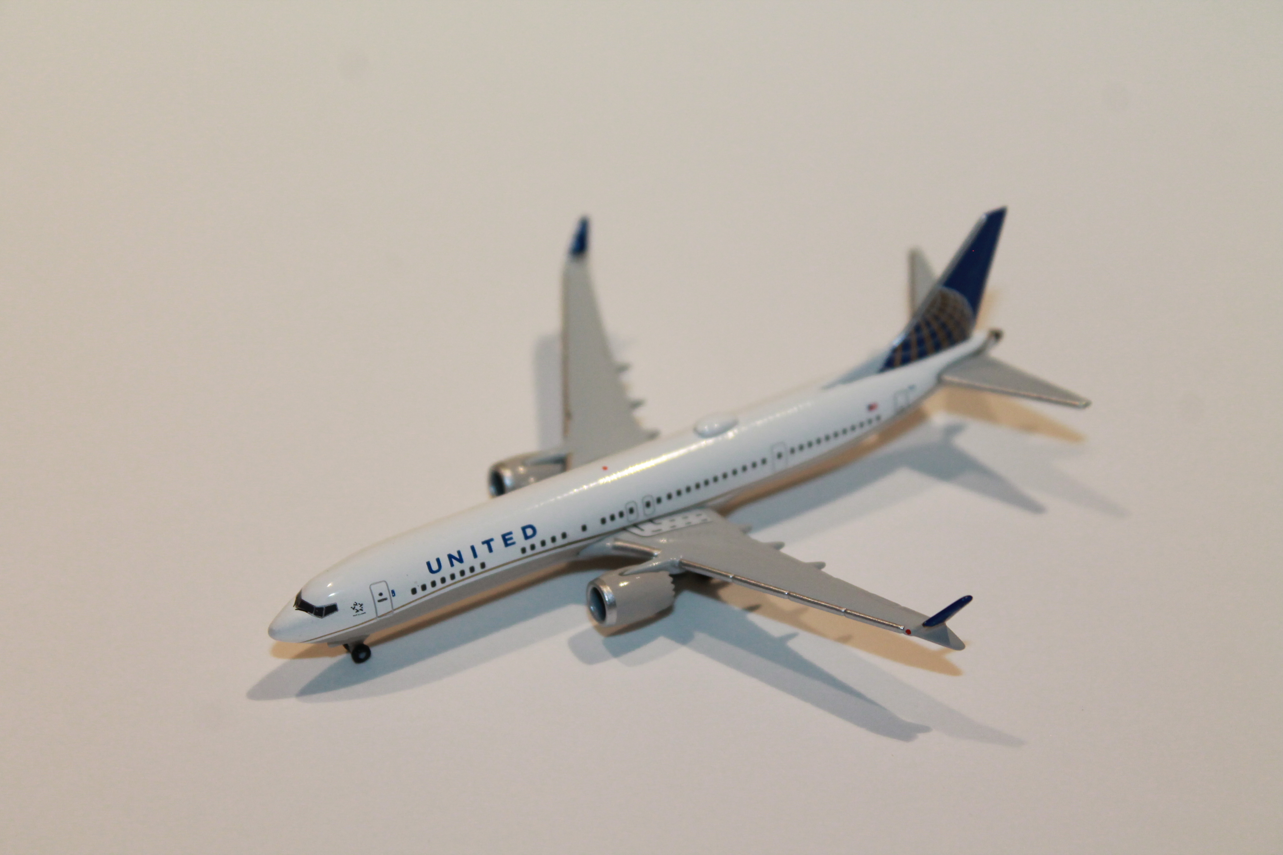 BOEING 737 MAX 9 UNITED AIRLINES HERPA 1/500