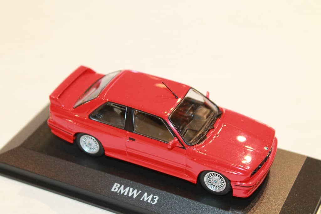 BMW M3 E30 1987 ROUGE MAXICHAMPS 1/43°