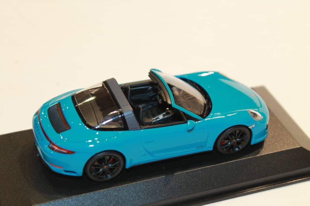 PORSCHE 911 TARGA 4 GTS BLEU 2016 MINICHAMPS 1/43°
