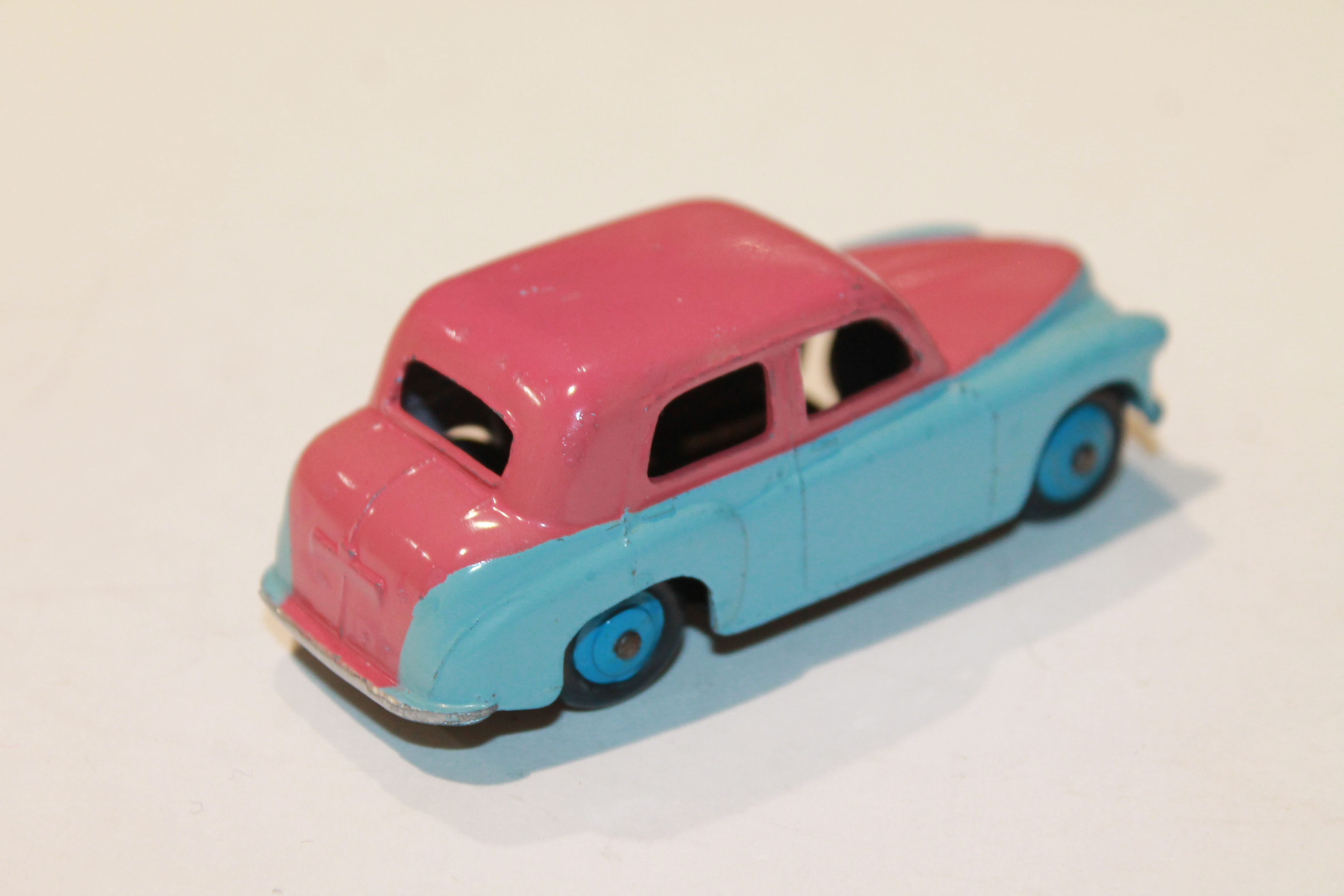 HILLMAN MINX ROSE/BLEU DINKY TOYS 1/43°