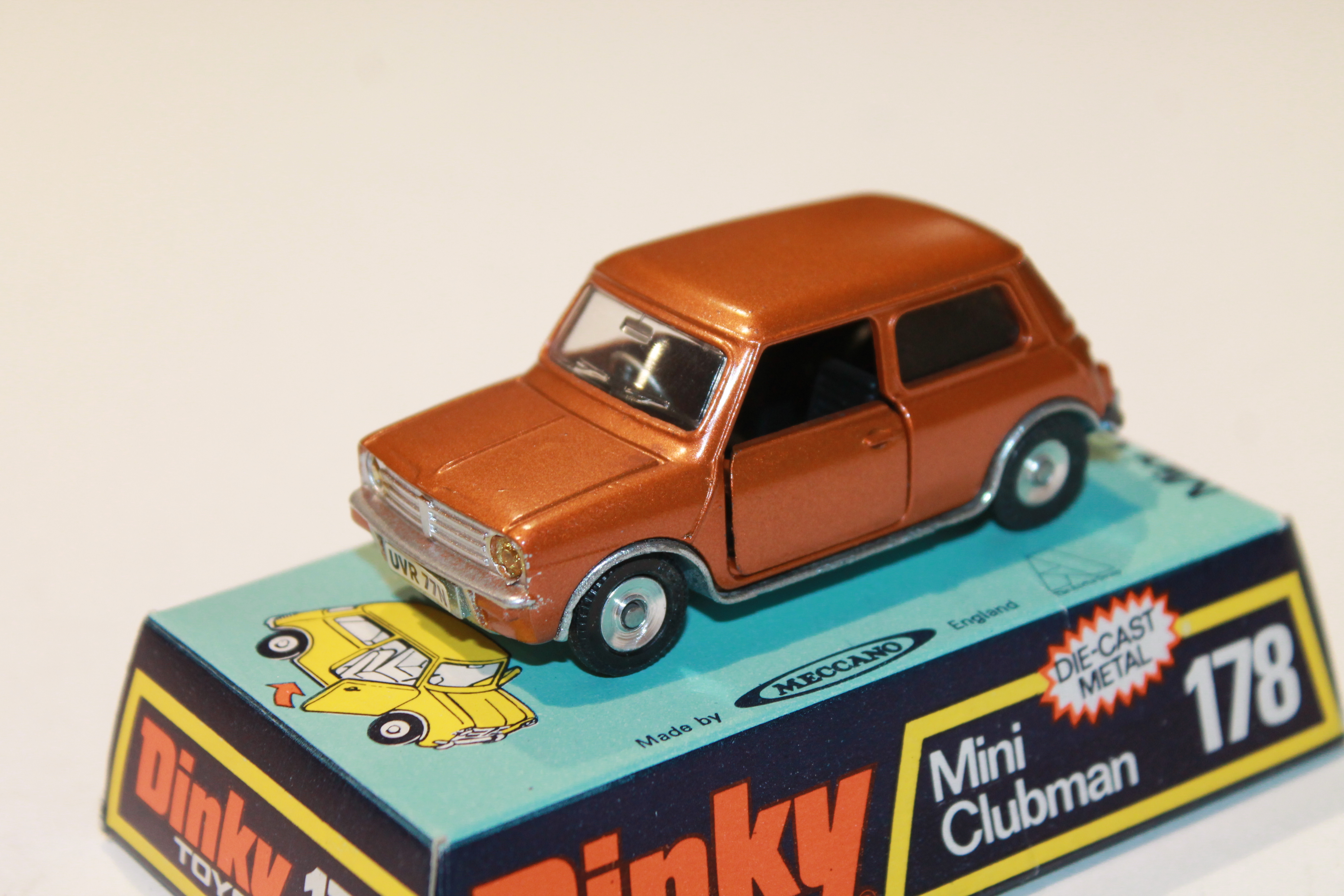 Dinky 178 Mini Clubman reproduction repro métal blanc côté droit porte 