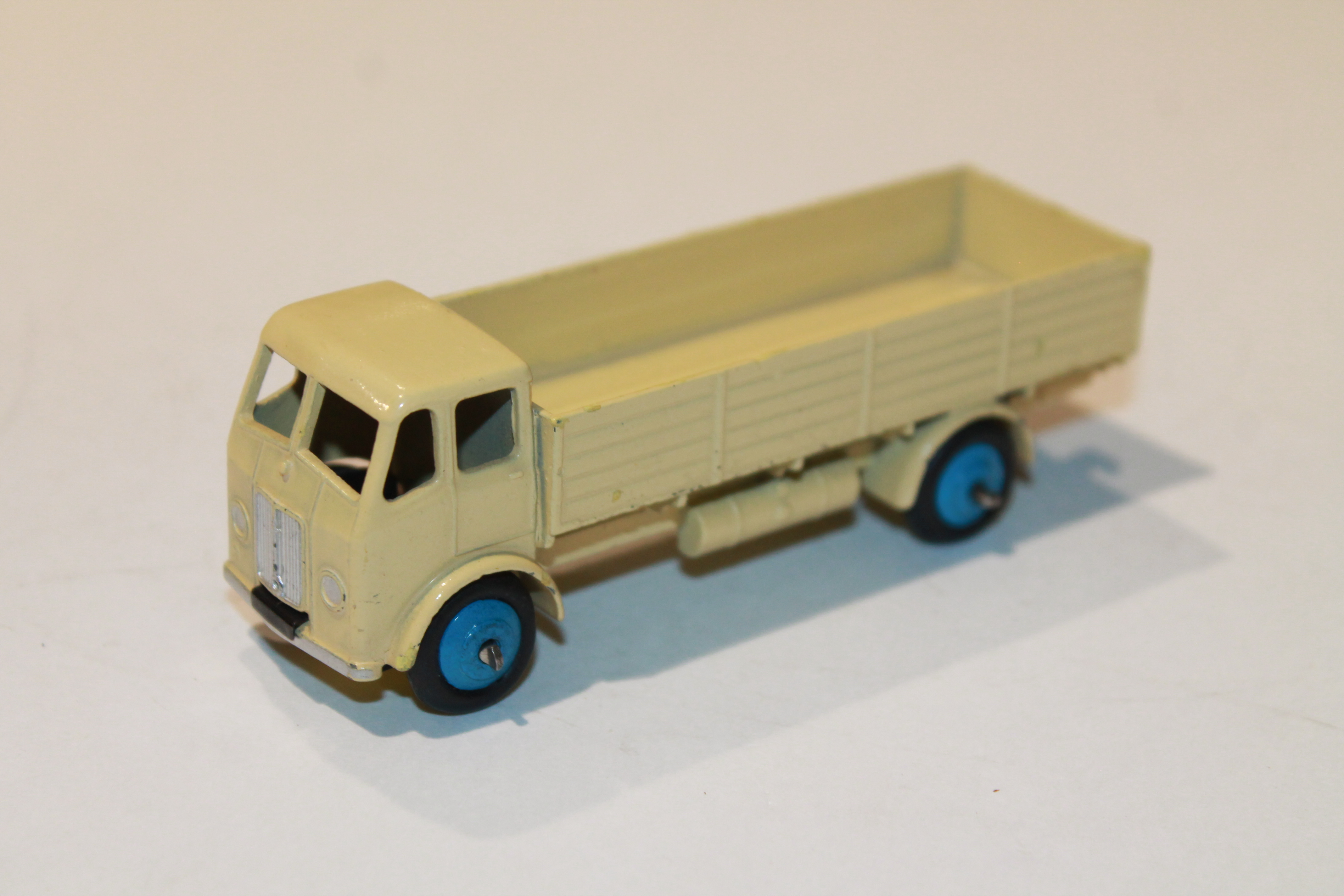 LEYLAND PLATEAU BEIGE DINKY TOYS 1/43°