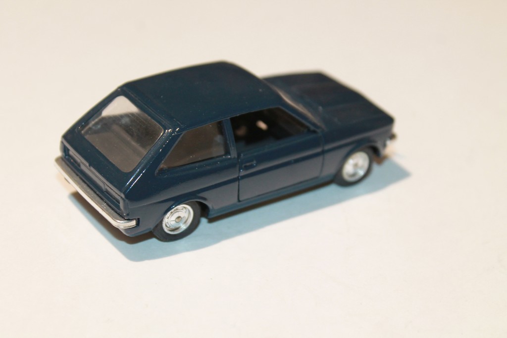 FORD FIESTA BLEU SOLIDO 1/43°