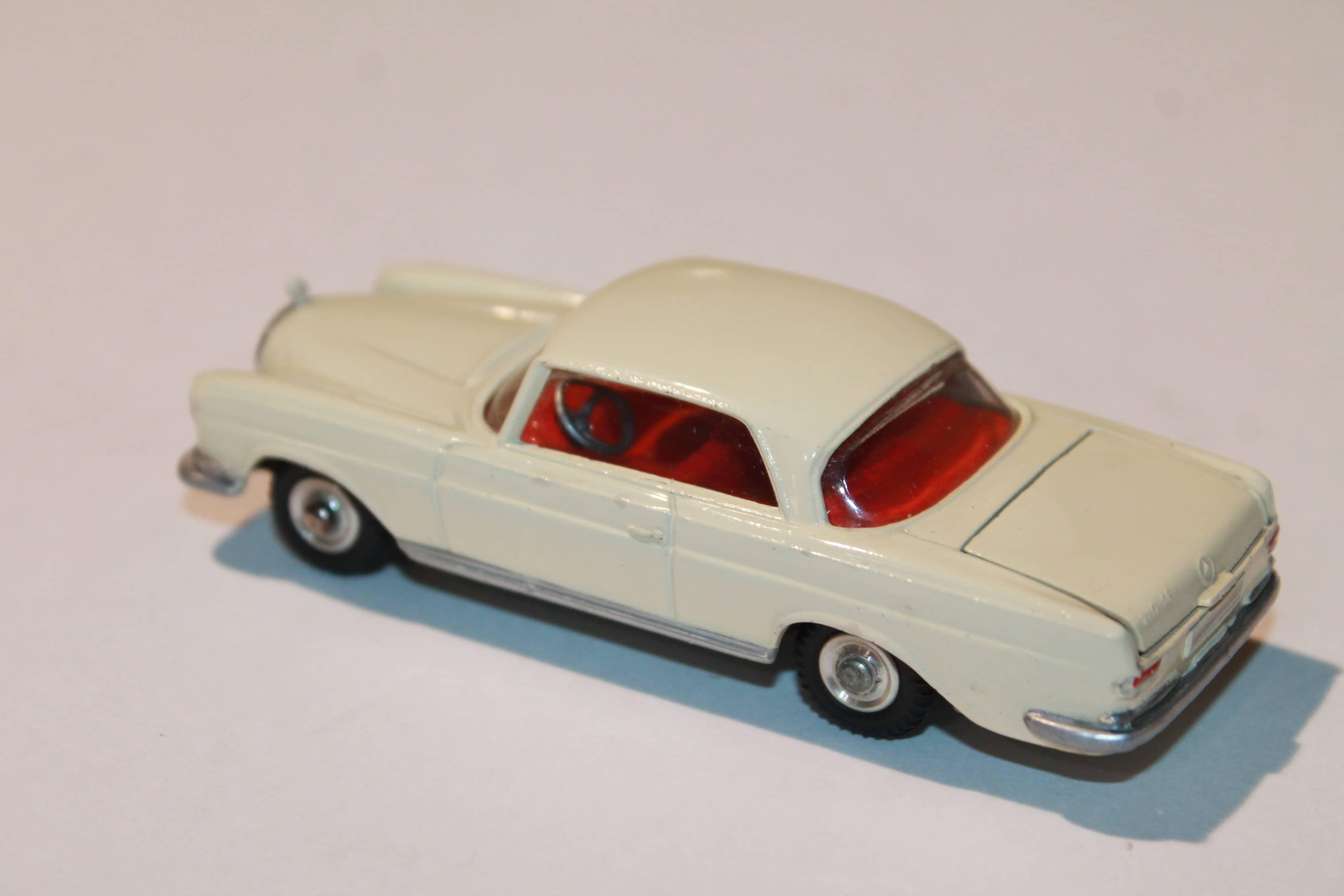 Corgi Toys Mercedes Benz 220 SE Coupé (Gebraucht) in Rümligen für CHF 9