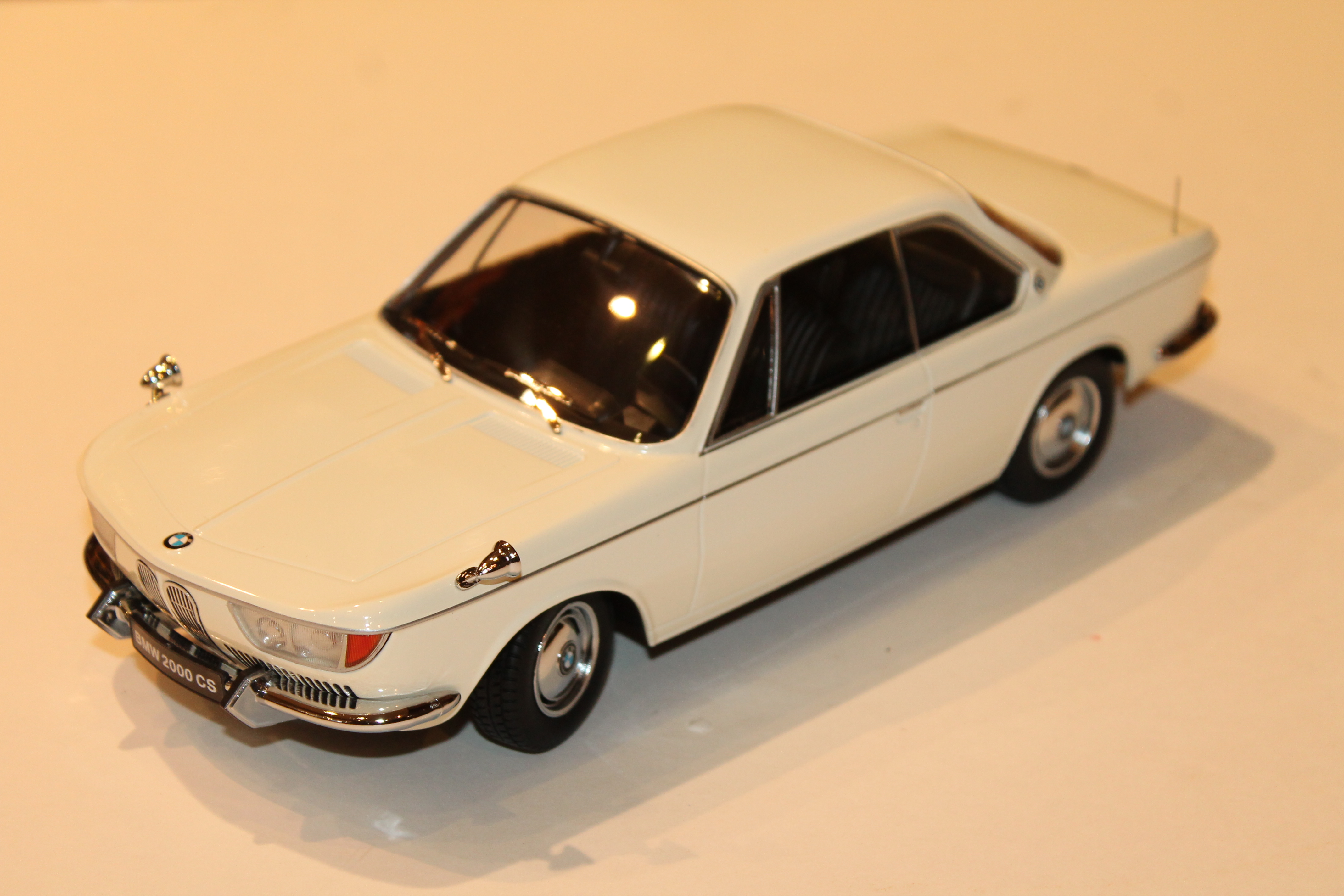 BMW 2000 CS CREME 1965 KK SCALE 1/18°