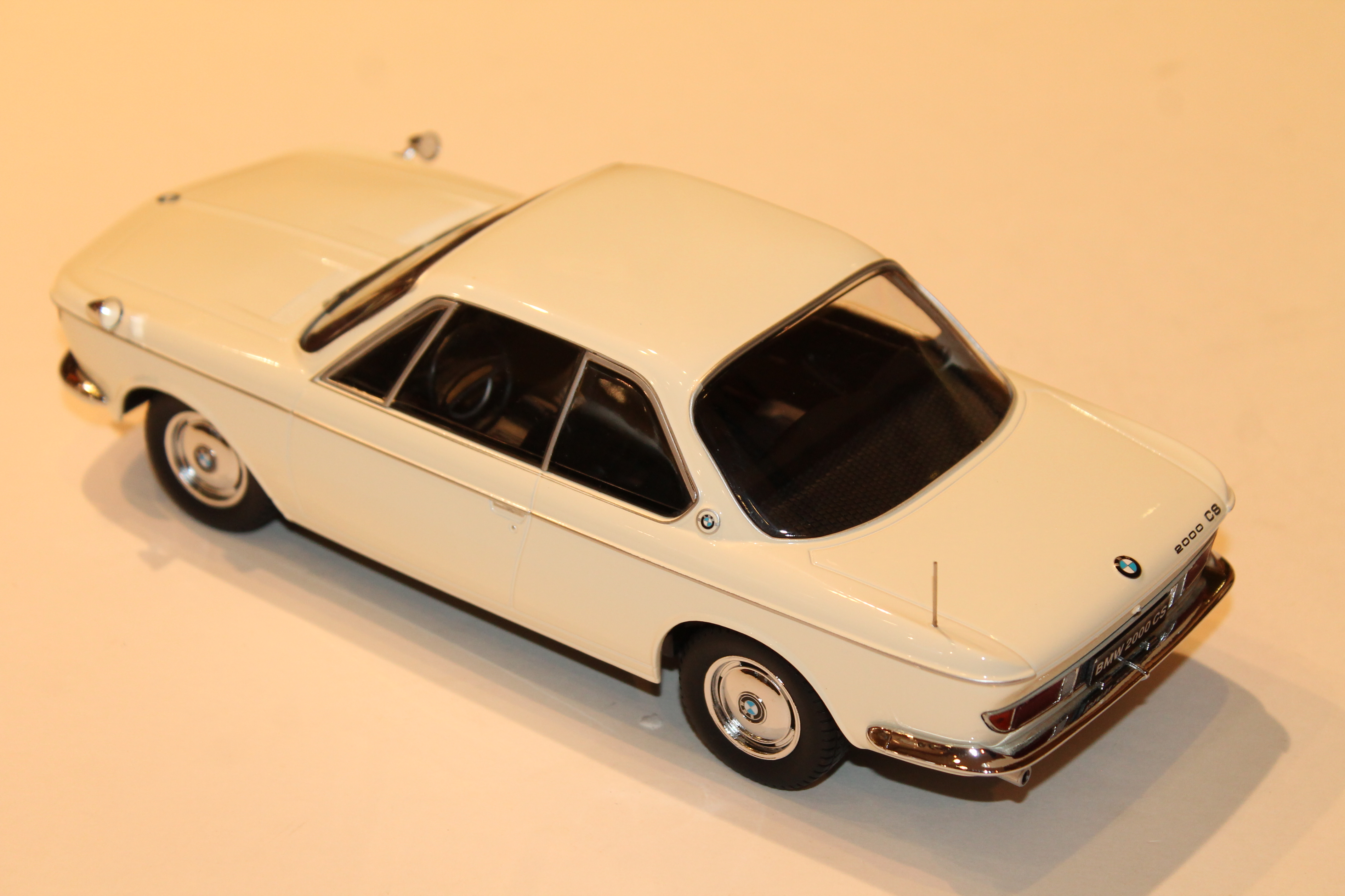 BMW 2000 CS CREME 1965 KK SCALE 1/18°