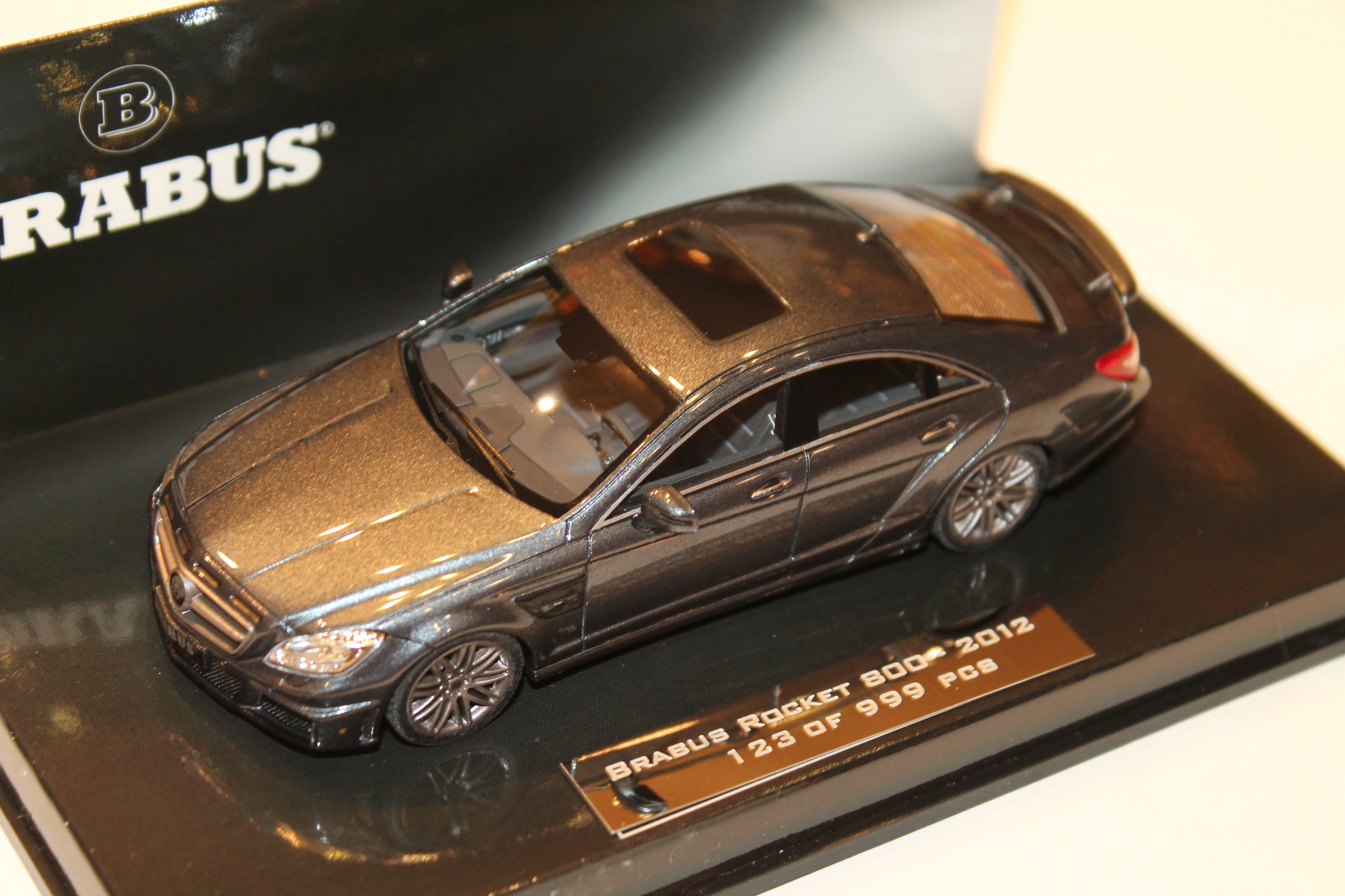 MERCEDES BENZ BRABUS ROCKET 800 NOIR 2012 MINICHAMPS 1/43°