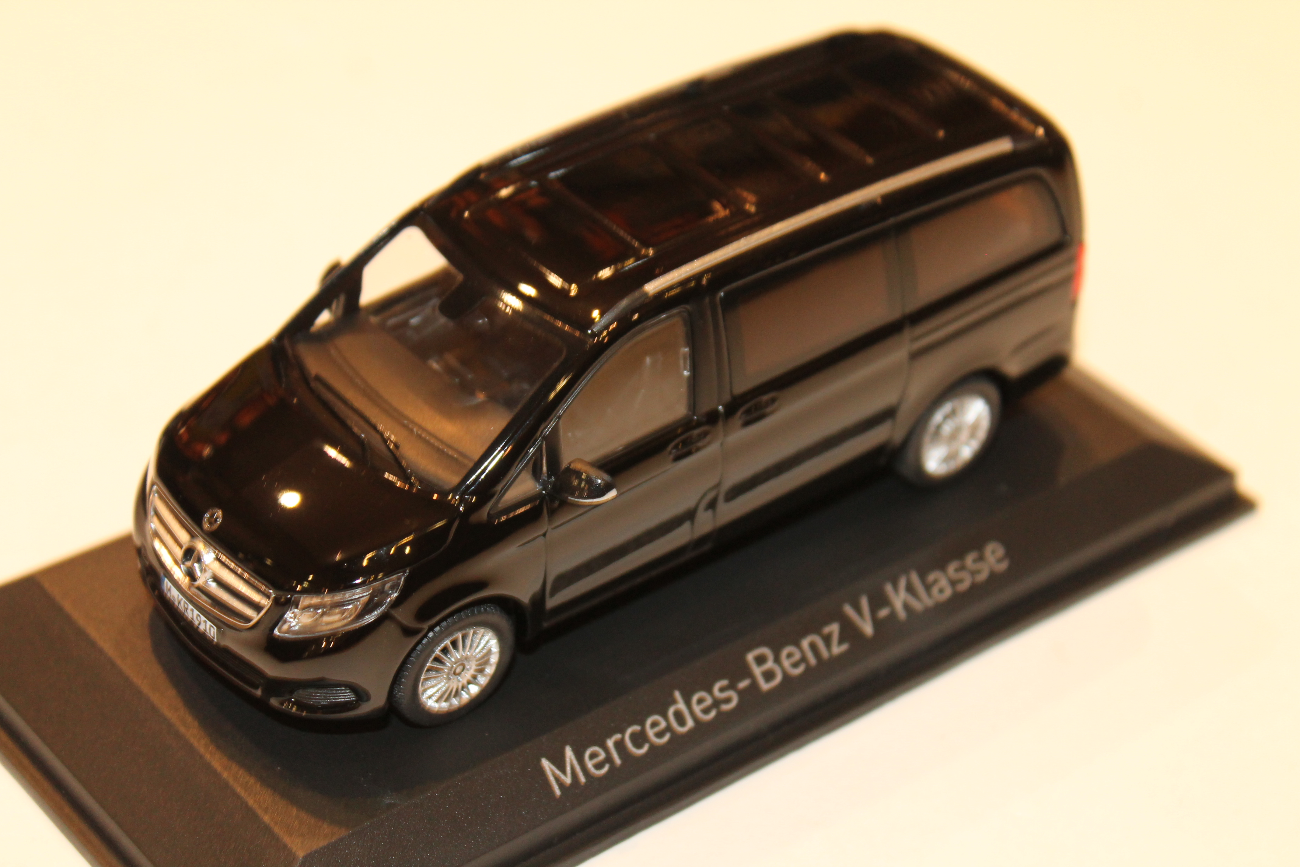 MERCEDES BENZ V CLASS NOIR 1965 NOREV 1 43