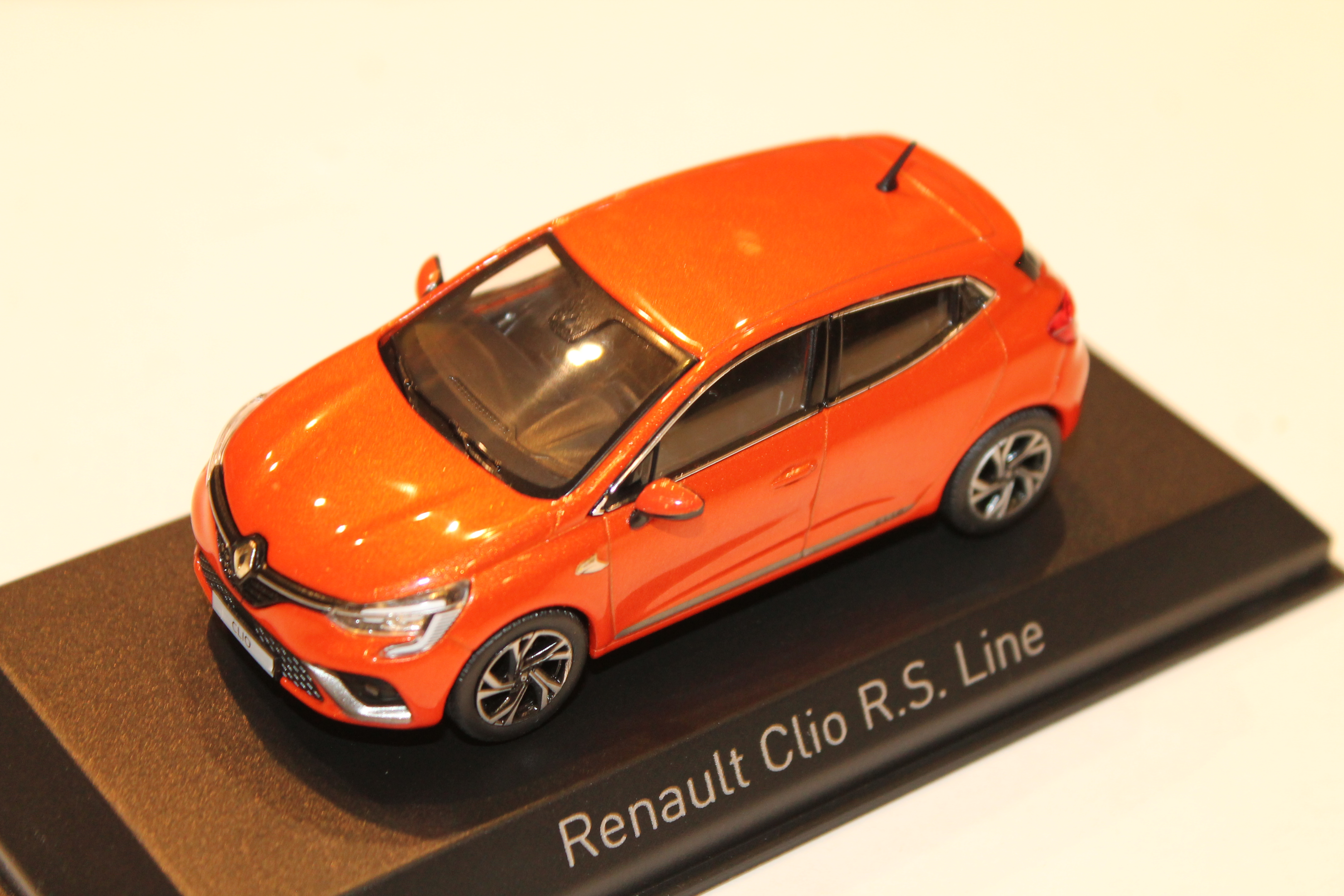 RENAULT CLIO RS LINE ORANGE 2019 NOREV 1/43°