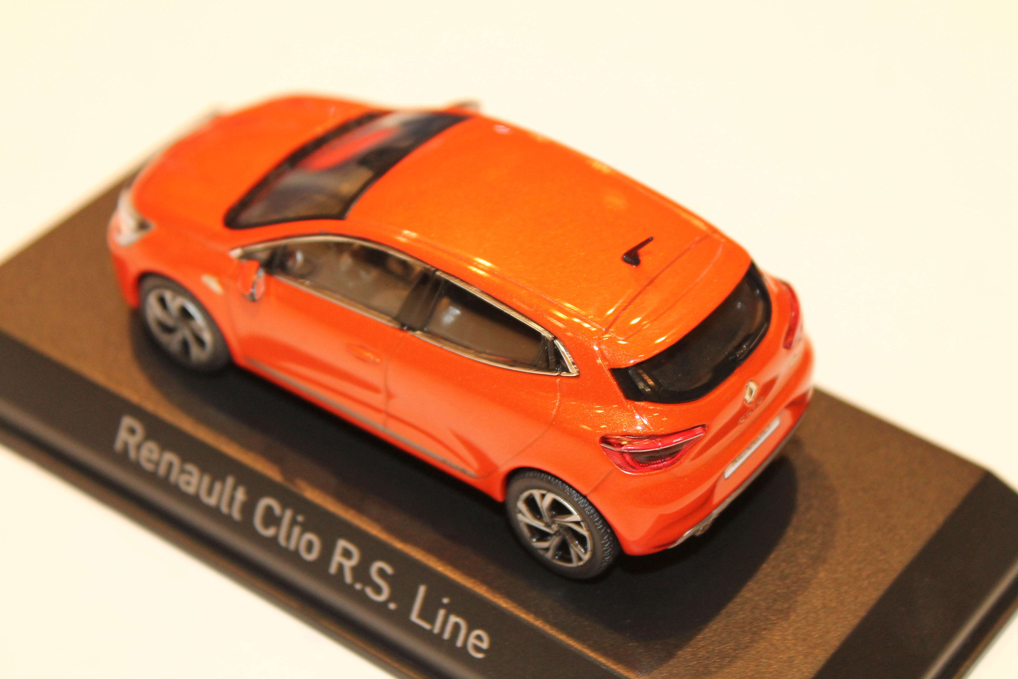 RENAULT CLIO RS LINE ORANGE 2019 NOREV 1/43°