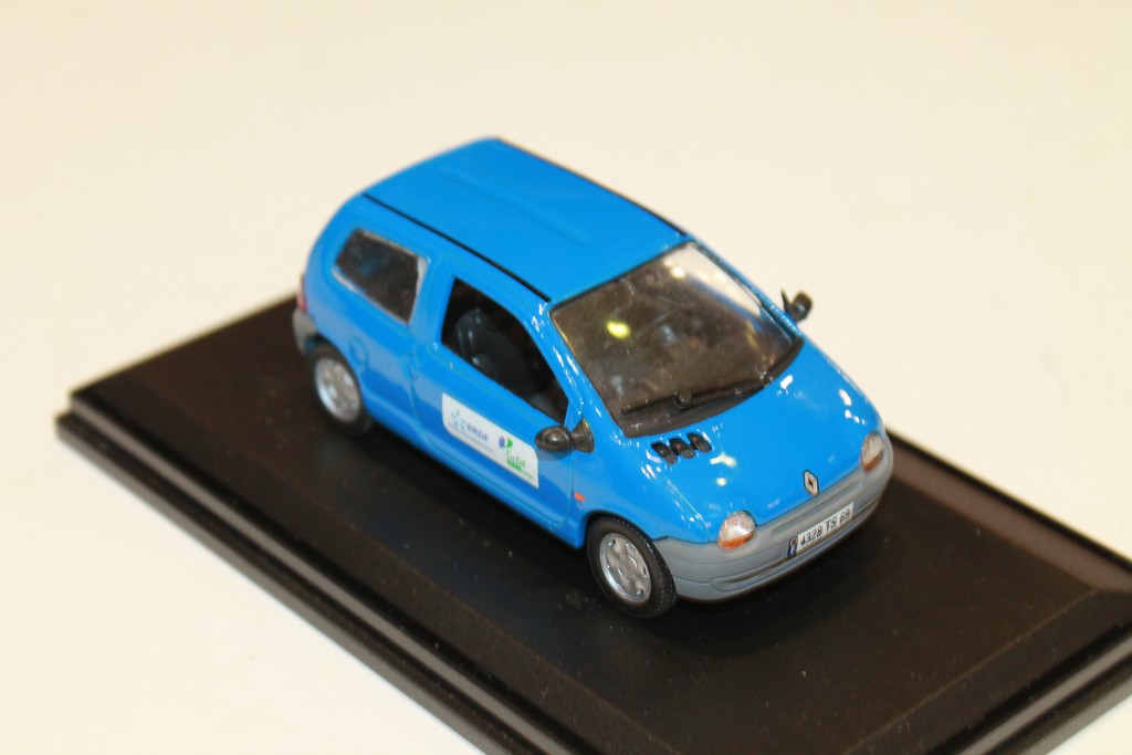 RENAULT TWINGO 1993 ERDF LABEL43