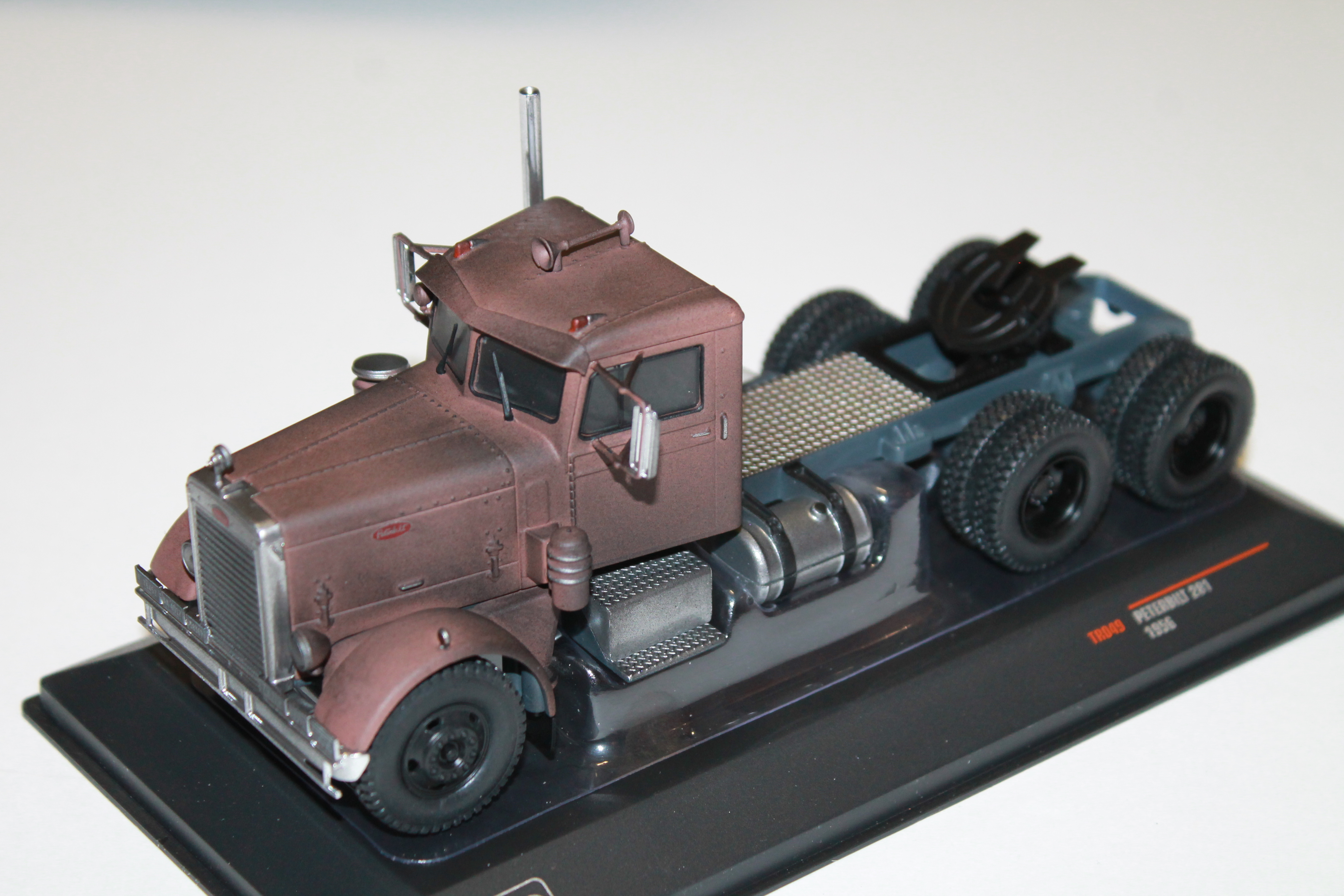 PETERBILT 281 1956 IXO 1/43°