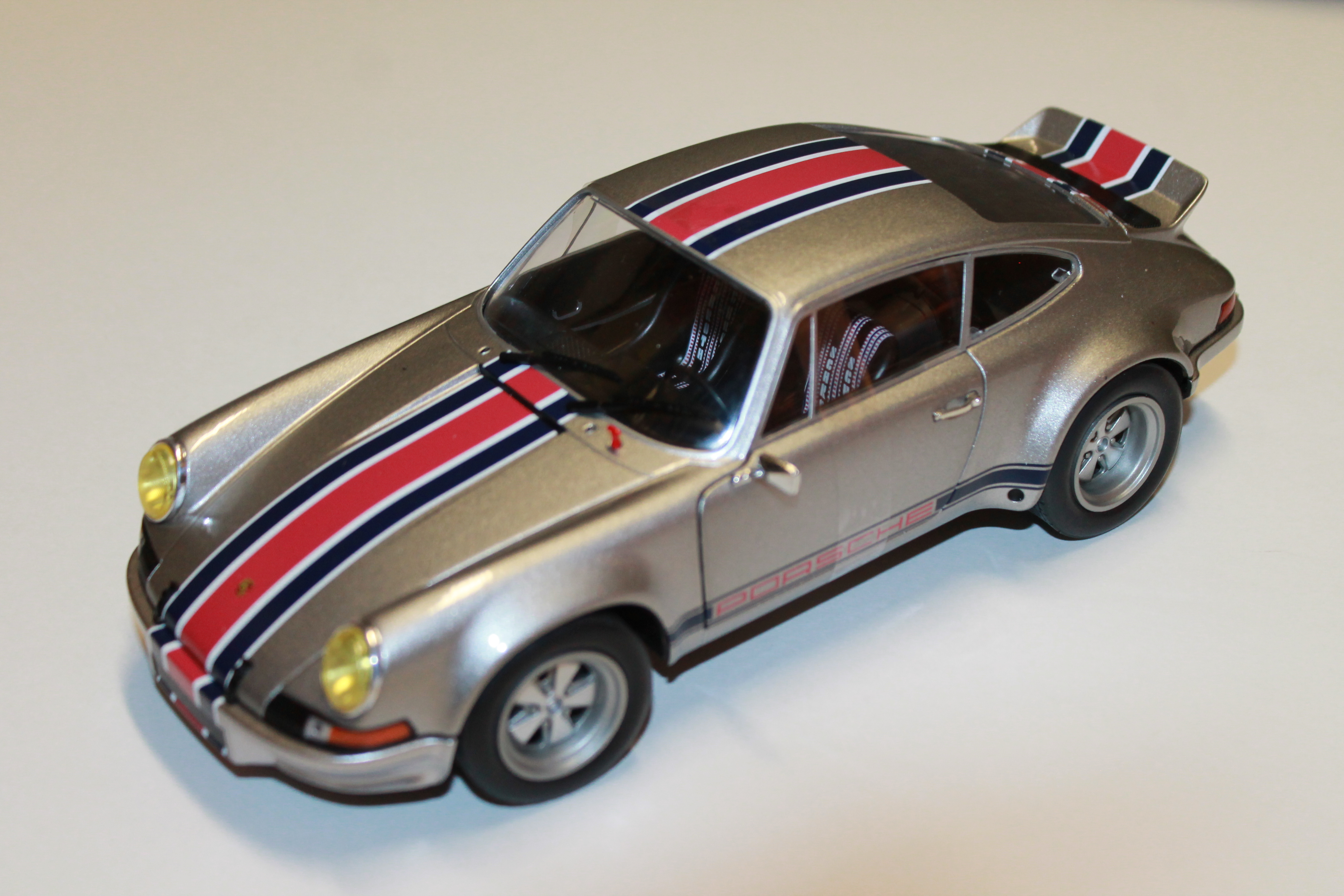 PORSCHE 911 RSR BACKDATING OUTLAW SOLIDO 1/18°