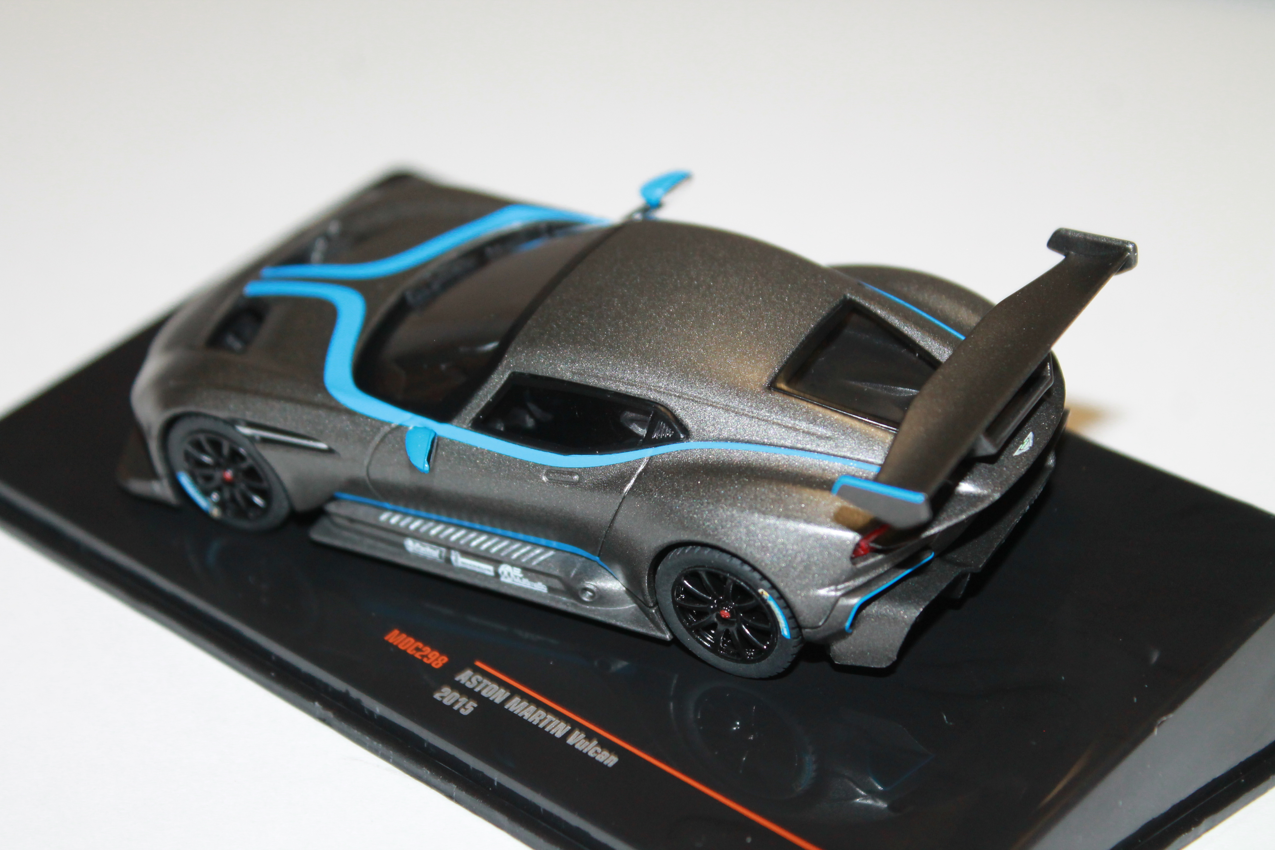 ASTON MARTIN VULCAN 2015 IXO 1/43°