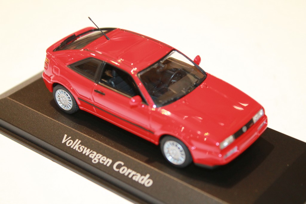 VOLKSWAGEN CORRADO G60 ROUGE 1990 MAXICHAMPS 1/43°
