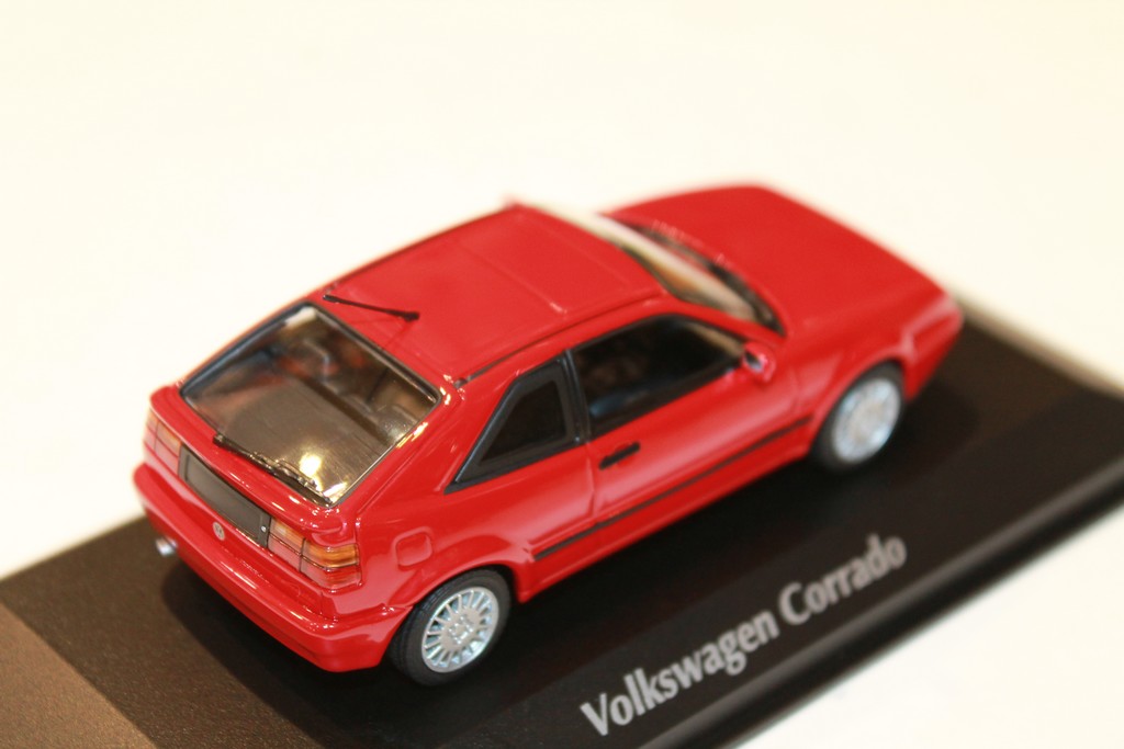 VOLKSWAGEN CORRADO G60 ROUGE 1990 MAXICHAMPS 1/43°