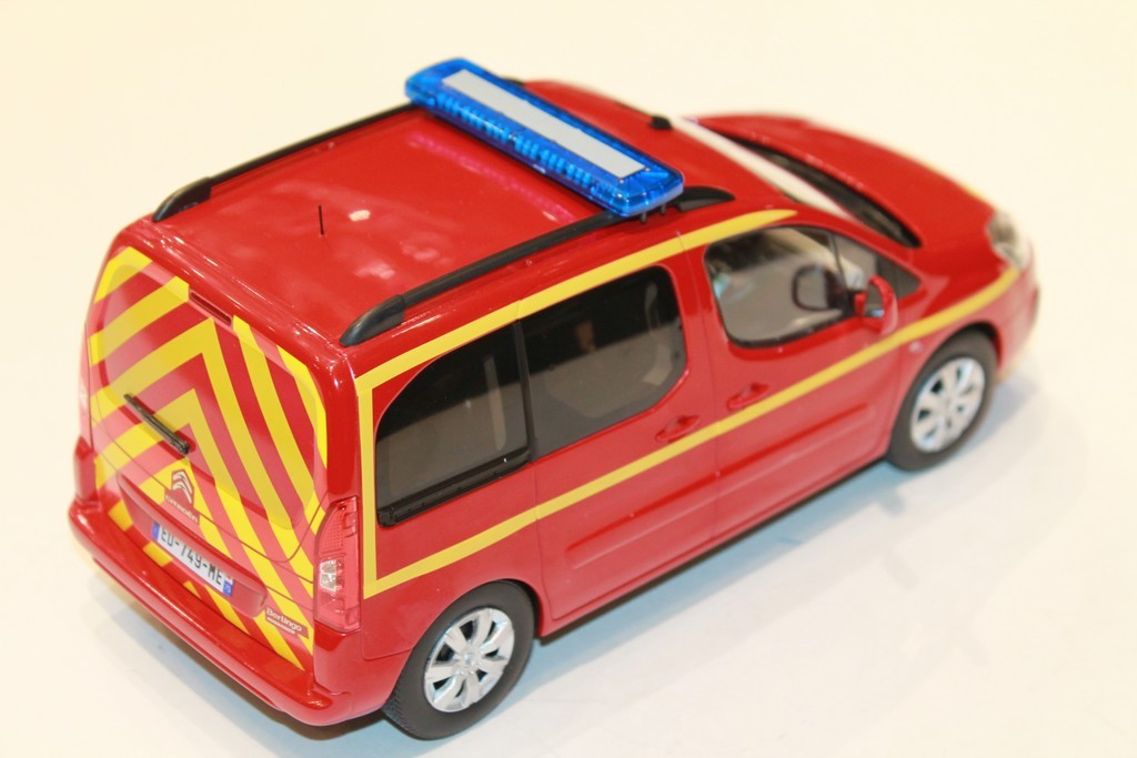 VEHICULE DES POMPIERS