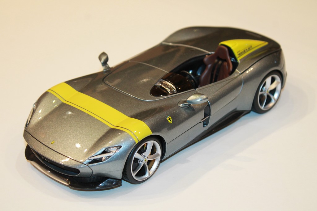 FERRARI MONZA SP1 GRISE BURAGO 1/18°