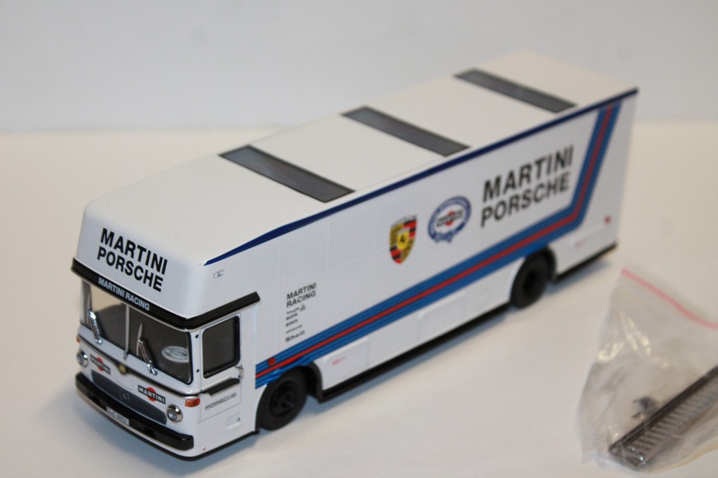 TRANSPORTEUR AUTO MARTINI PORSCHE  ACCESSOIRES