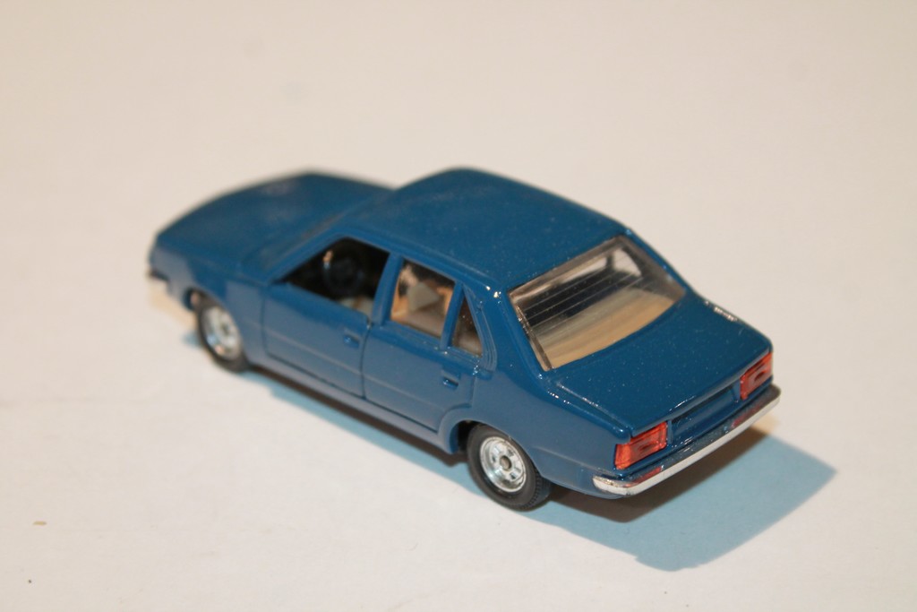 RENAULT 18 BLEU SOLIDO 1/43°