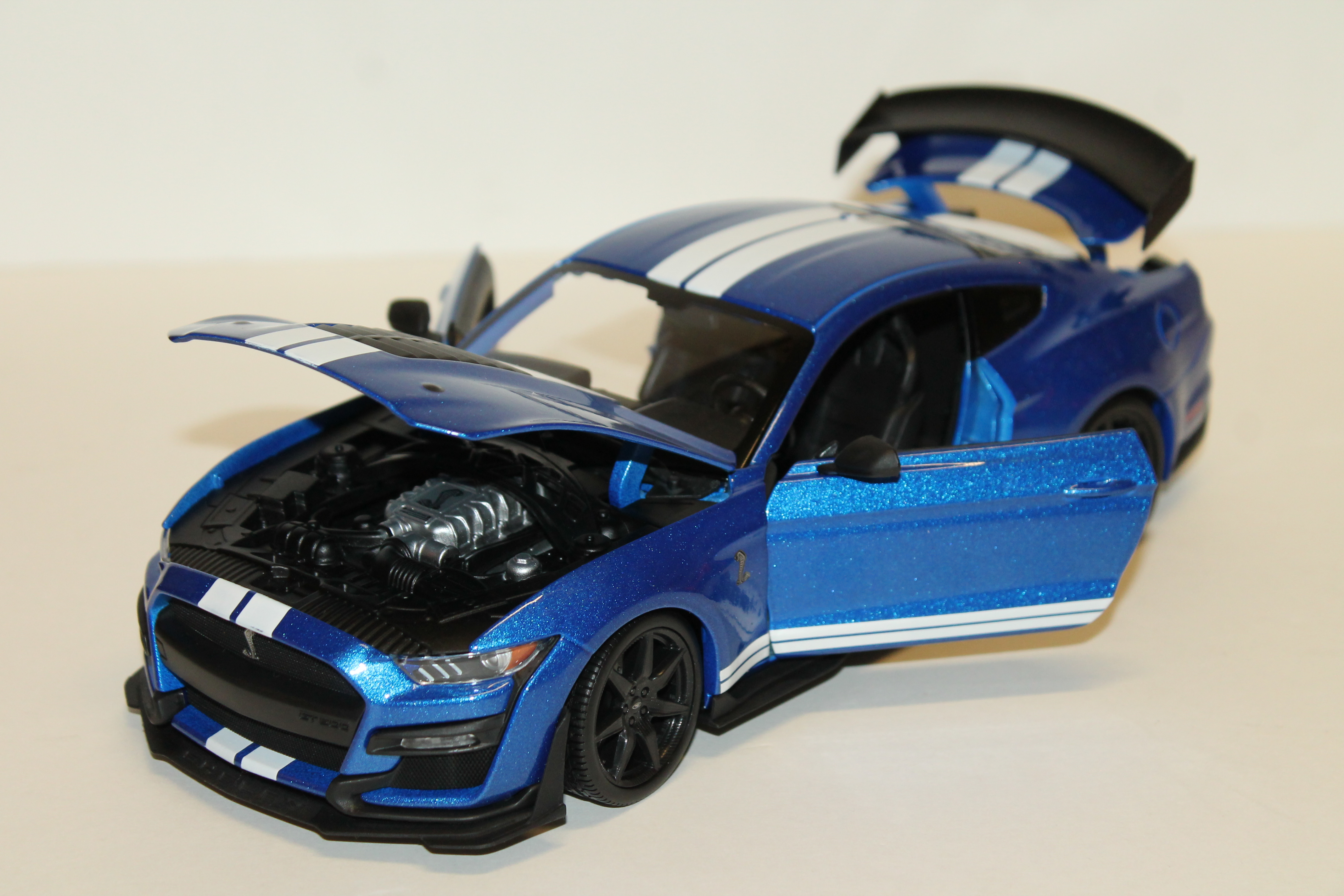 FORD MUSTANG SHELBY GT500 BLEU 2020 MAISTO 1/18°