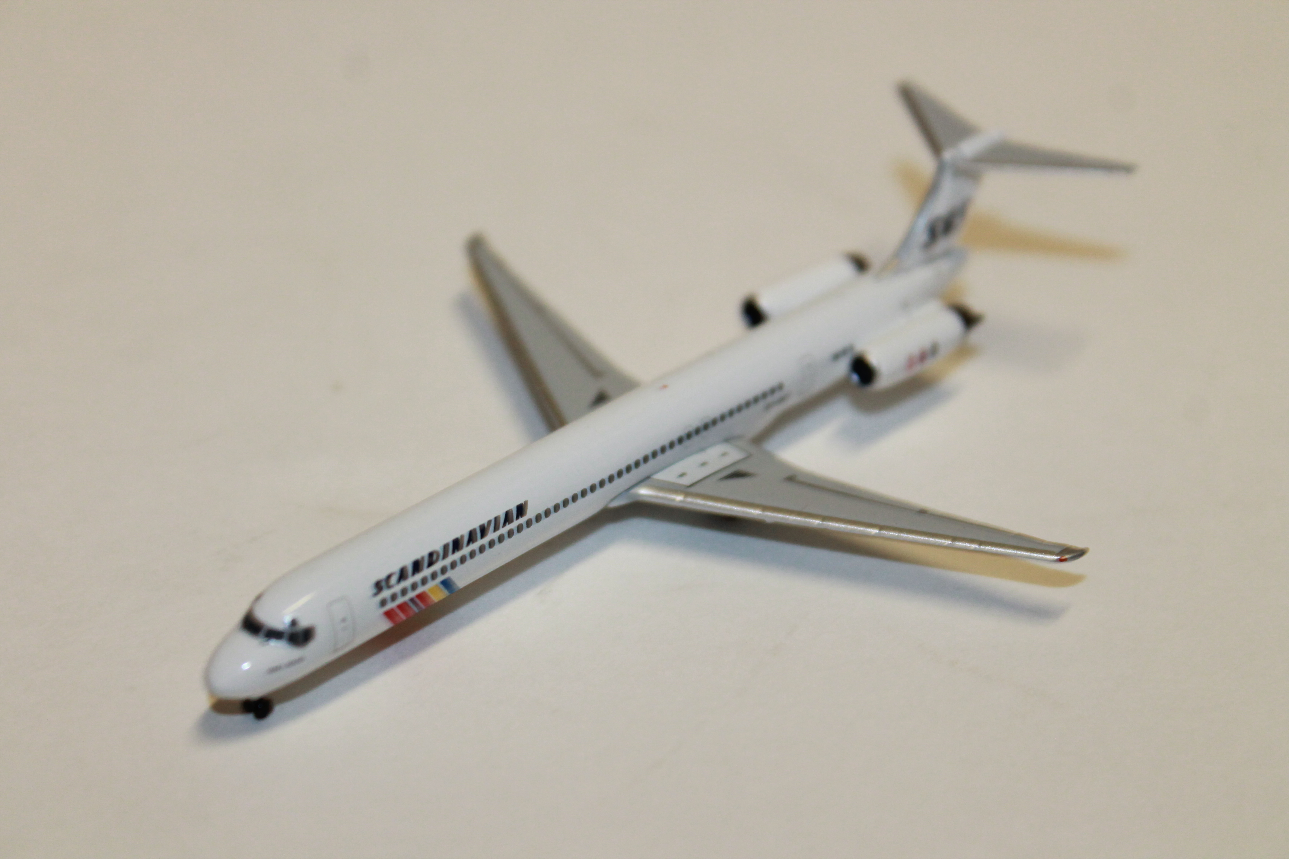 MCDONNELL DOUGLAS SAS SCANDINAVIAN AIRLINES HERPA 1/500°