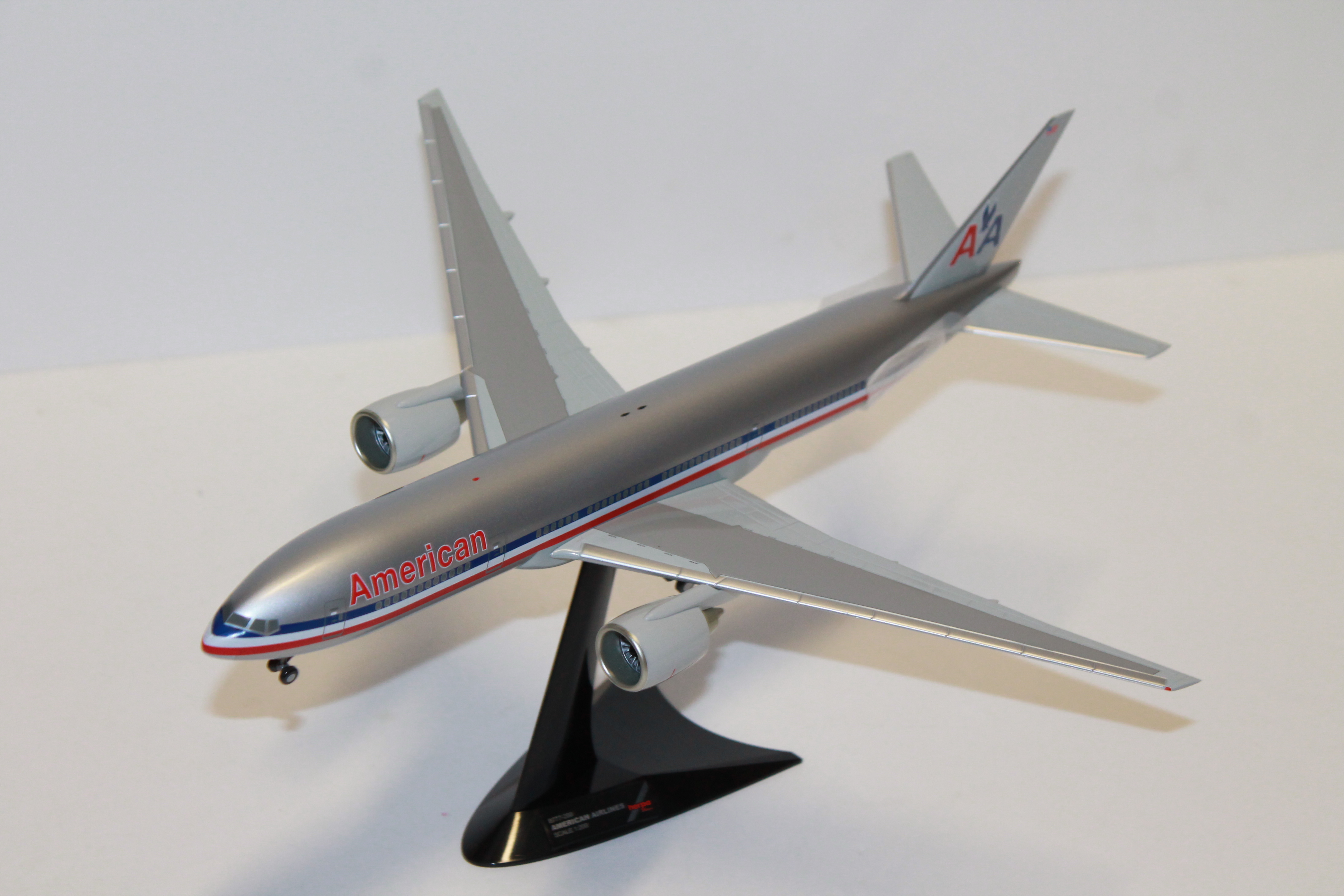 BOEING 777-200 AMERICAN AIRLINES HERPA 1/200°