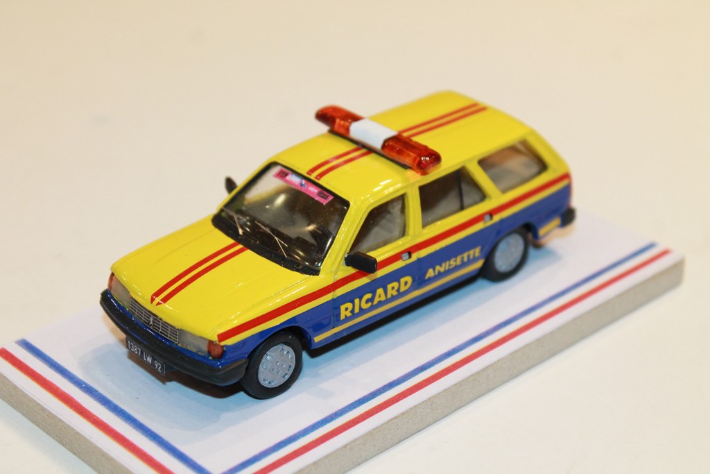 PEUGEOT 305 BREAK RICARD TDF 1985 AUTORECLAME 1/43°