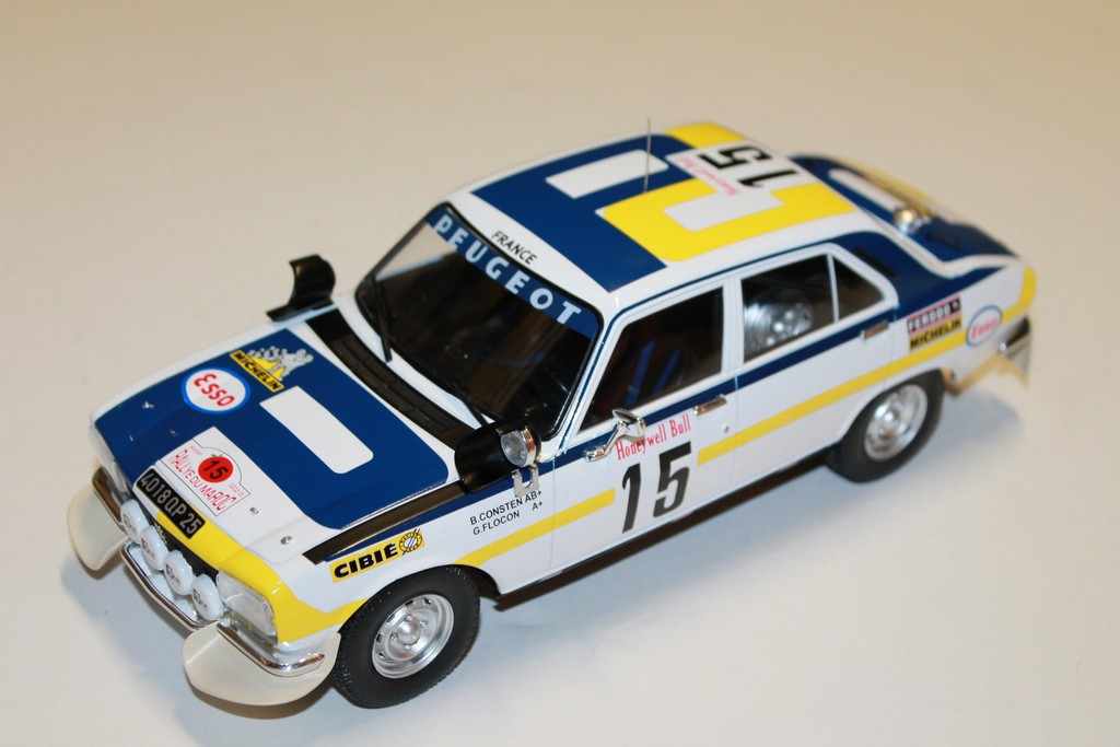 VOITURE N°15 DU RALLYE DU MAROC 1975