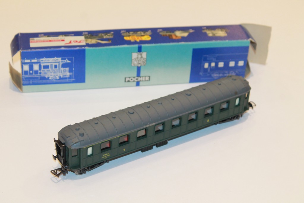 JOUETS ANCIENS DES ANNEES 70/80, TRES BON ETAT  WAGON PASSAGERS