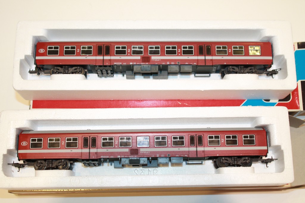 JOUET ANCIEN DES ANNEES 70 EN PARFAT ETAT FOURNI AVEC BOITE D'ORIGINE  LOT CONTENANT LES WAGONS REFERENCE: 309132 (x2)