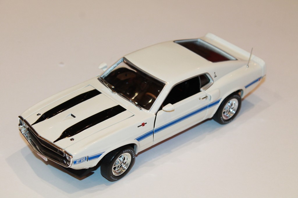 FORD MUSTANG SHELBY GT-500 BLANC 1970 AUTO WORLD 1/18°