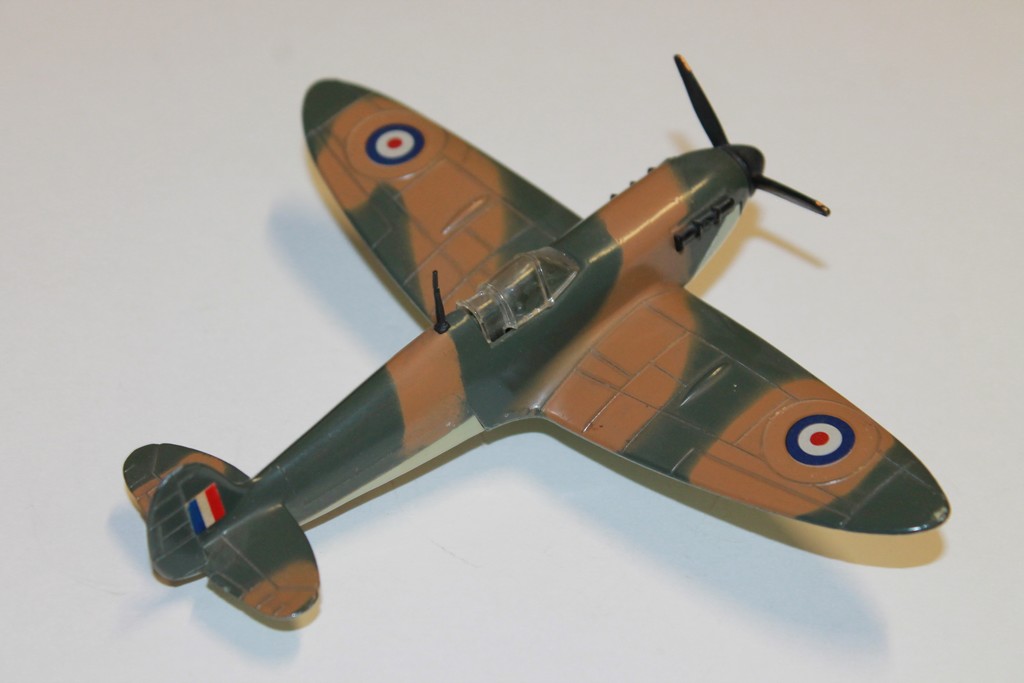SPITFIRE MKII DINKY TOYS 1/72°
