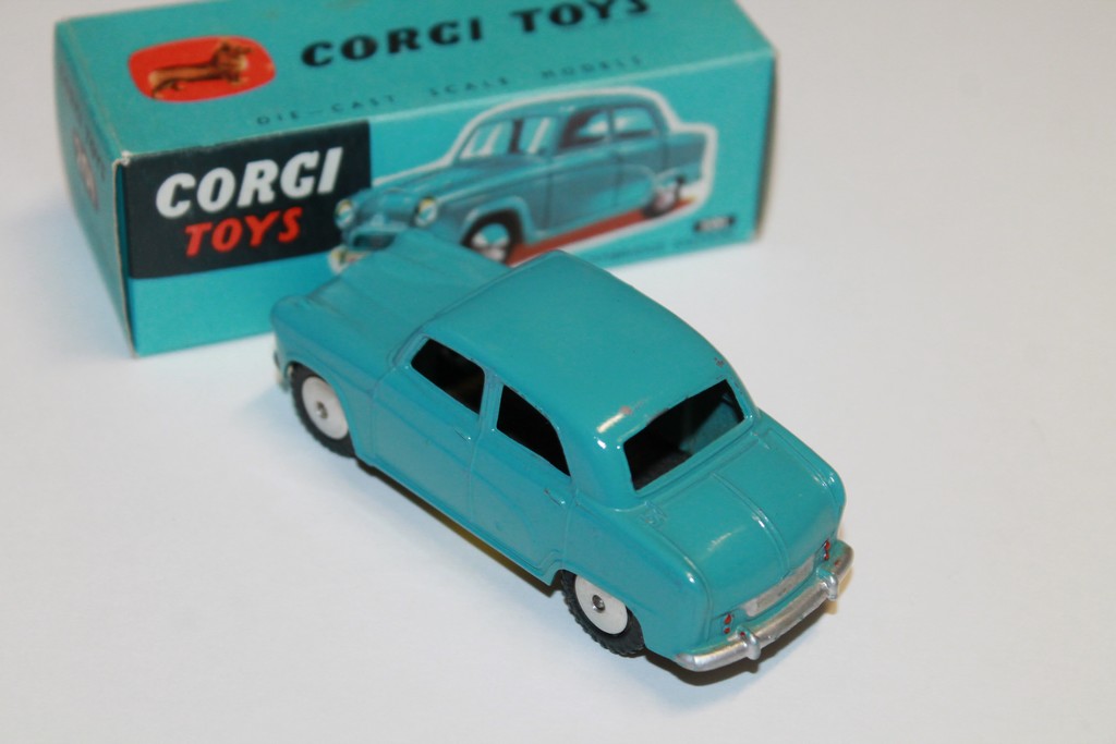 AUSTIN CAMBRIDGE SALOON BLEU CORGI 1/43°