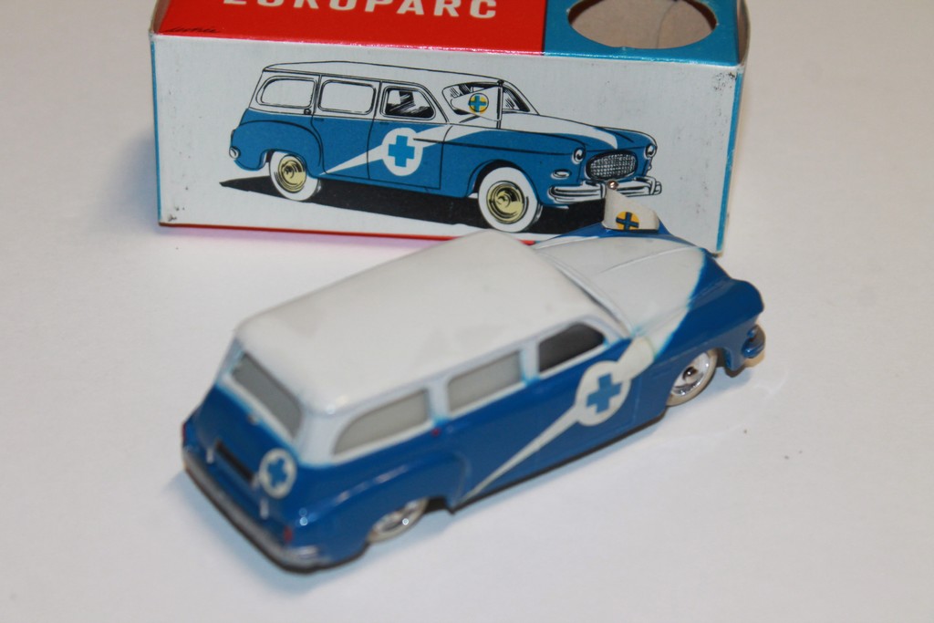 JOUET ANCIEN DES ANNEES 60 EN TRES BON ETAT 4/5  FOURNI AVEC SA BOITE D'ORIGINE