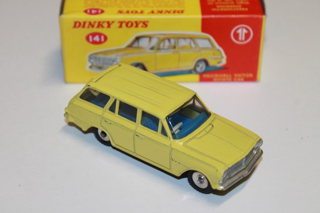 VAUXHALL VICTOR ESTATE JAUNE DINKY TOYS 1/43°