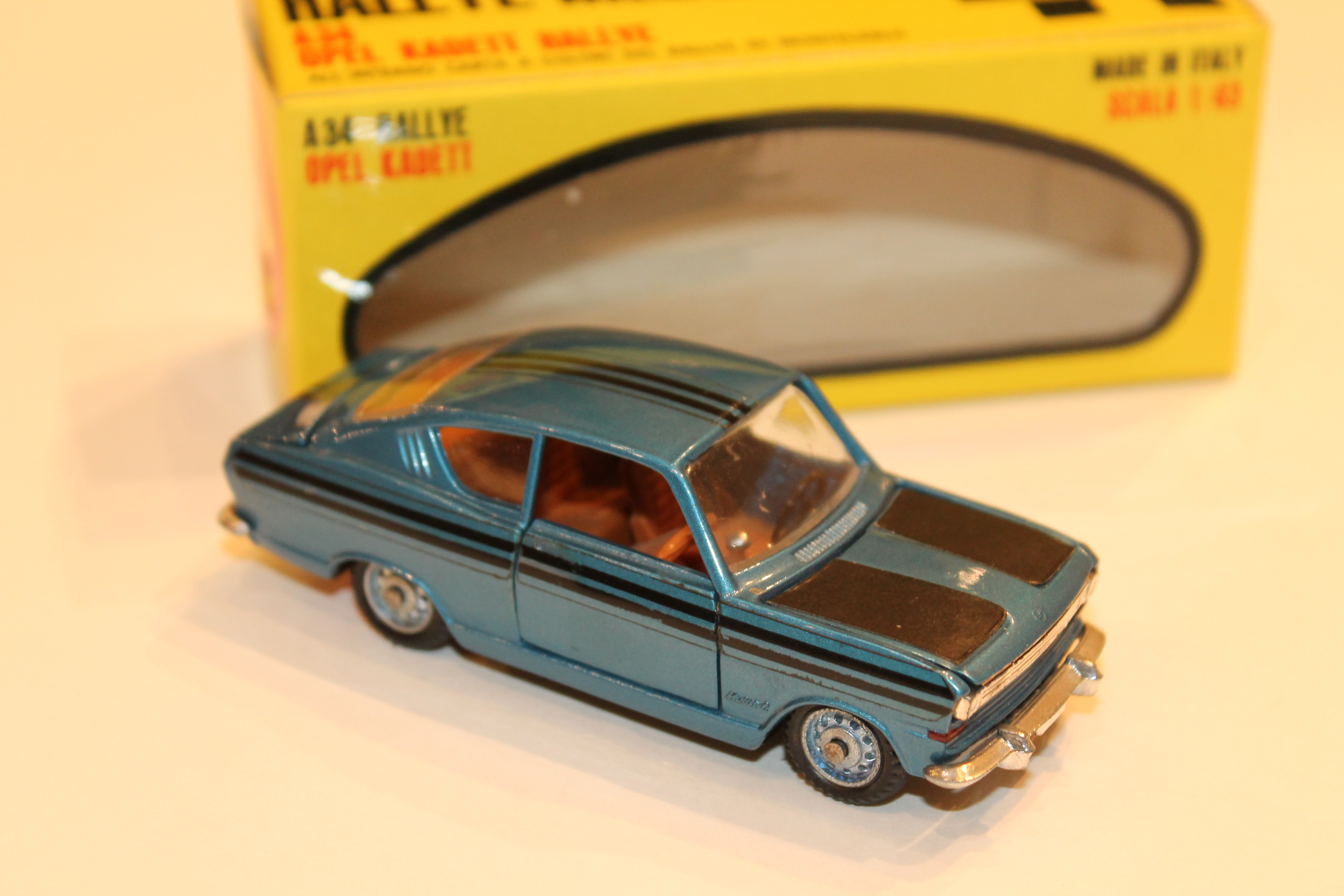 OPEL KADETT BLEU RALLYE MEBETOYS 1/43°