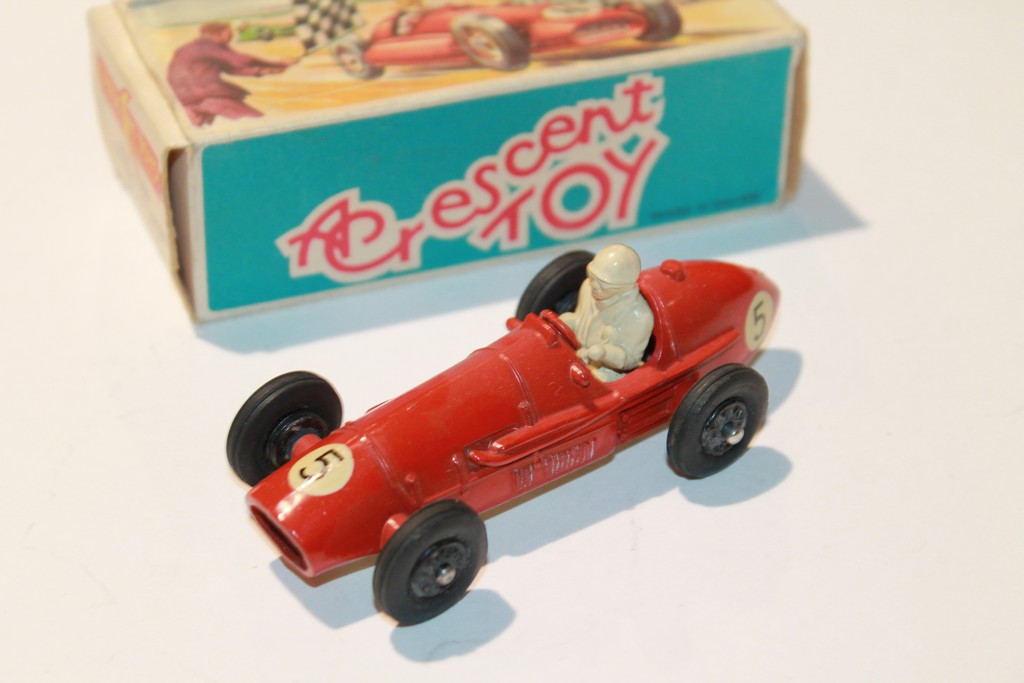 FERRARI 2.5 LITRE CRESCENT TOYS 1/43°
