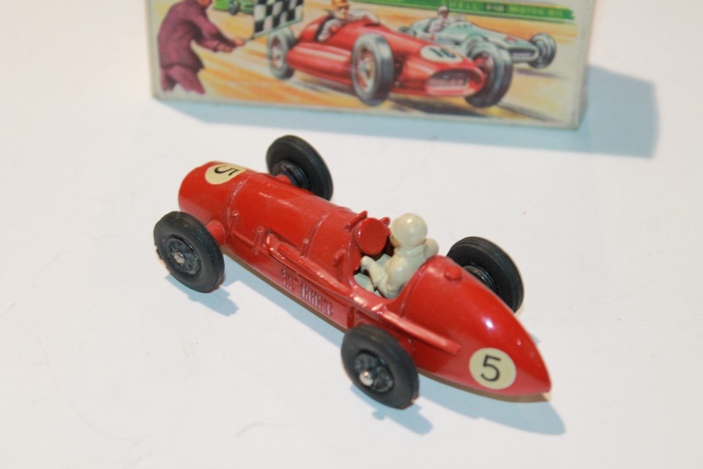 FERRARI 2.5 LITRE CRESCENT TOYS 1/43°