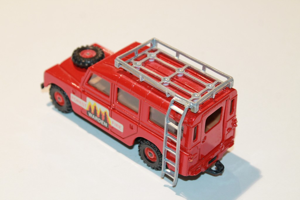 LAND ROVER 109 WB FOREST FIRE CORGI TOYS 1/43°