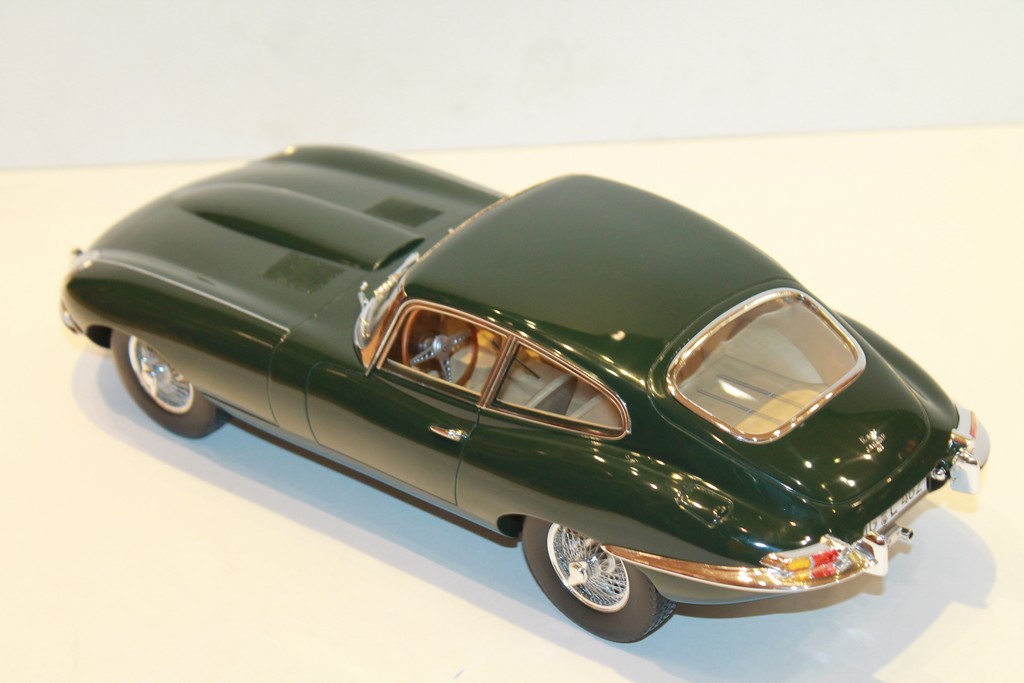 No334 ミニカー1/12 NOREV jaguar E-TYPE 1961 71nxCVGgCVL._UF350,350_QL50_.jpg