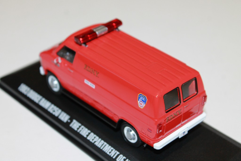 DODGE RAM B250 VAN POMPIERS NY 1983 GREENLIGHT 1/43°