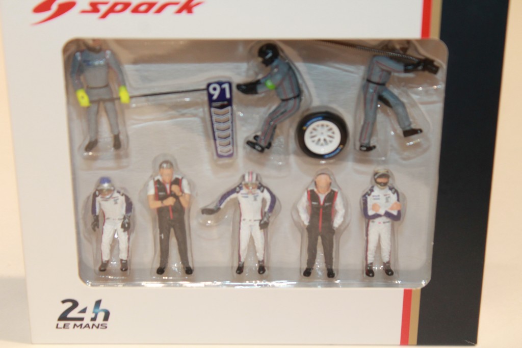 SET DE FIGURINES PIT CREW PORSCHE LE MANS 2018 SPARK 1/43°