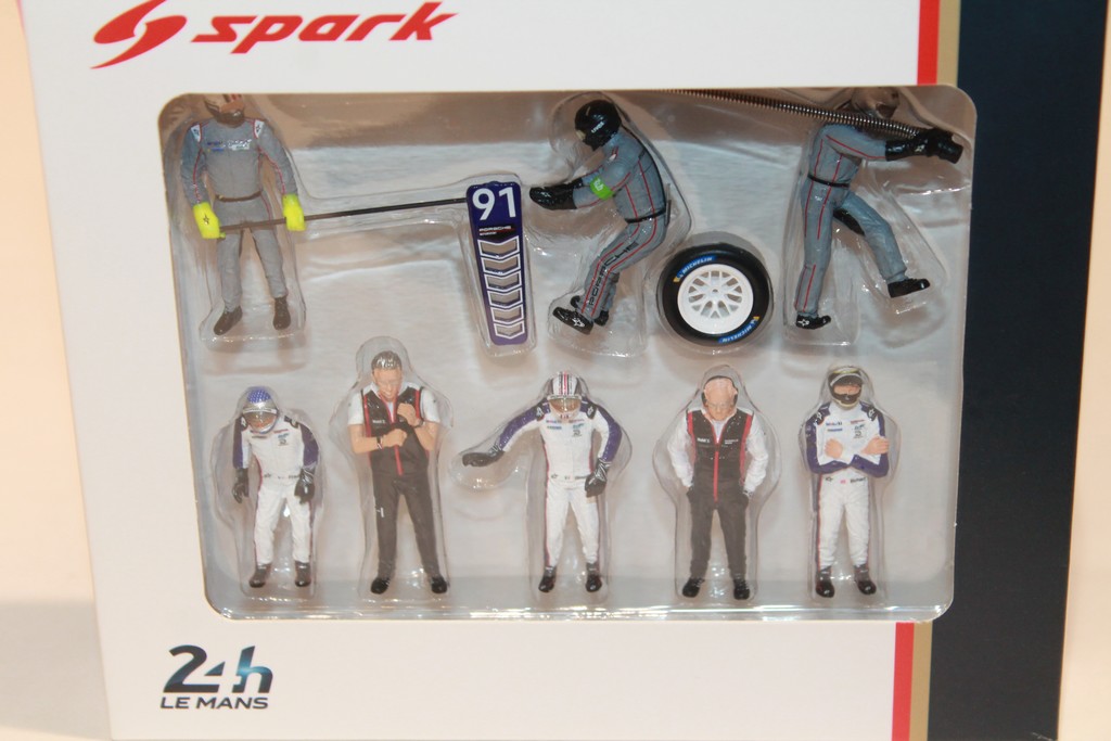 SET DE FIGURINES PIT CREW PORSCHE LE MANS 2018 SPARK 1/43°