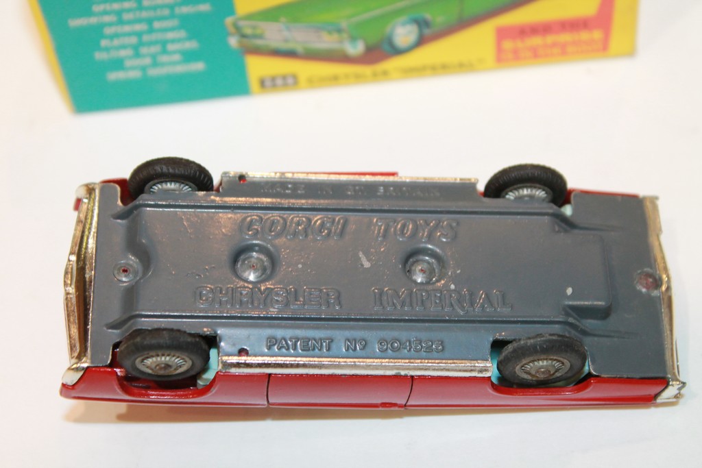 CHRYSLER IMPERIAL CAB CORGI 1/43°
