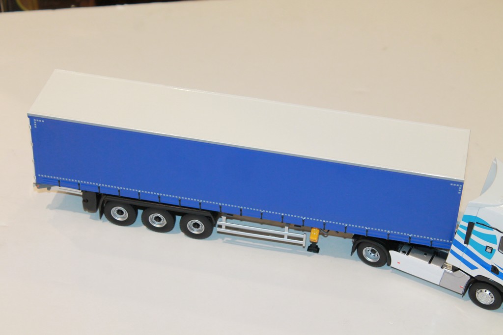 RENAULT T HIGH SEMI TAUTLINER ELIGOR 1/43°