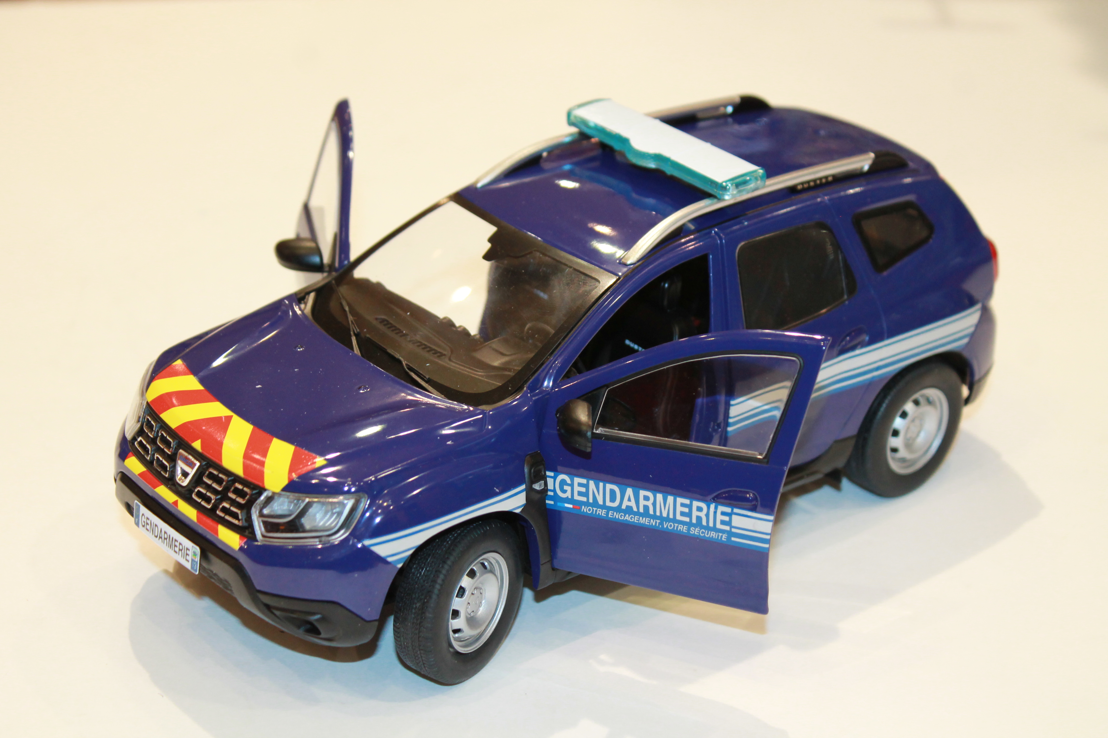 DACIA DUSTER MK2 GENDARMERIE SOLIDO 1/18°