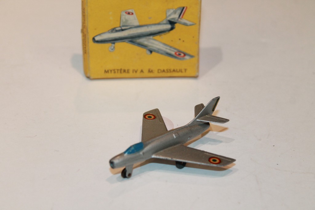 MYSTERE IV A M. DASSAULT DINKY TOYS 1/100°