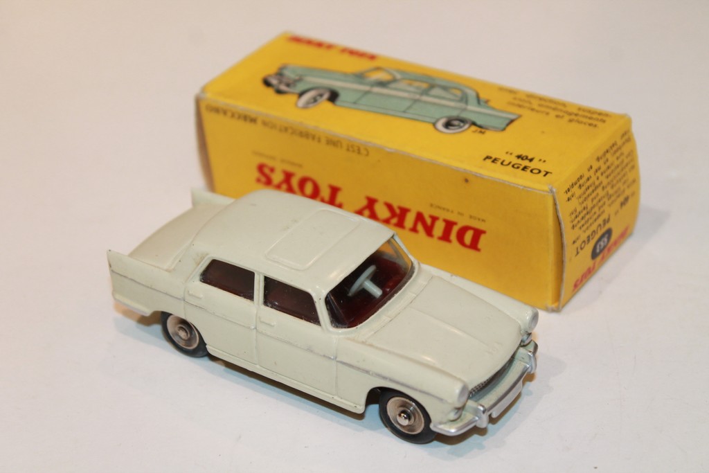 PEUGEOT 404 BLANCHE DINKY TOYS 1/43°